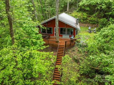 10 La Floresta Lane, Cedar Mountain, NC 28718