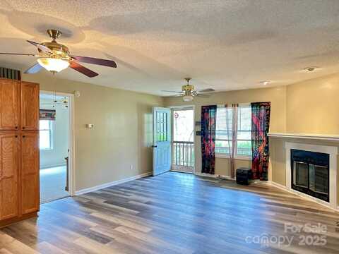 414 Hickory Cove Road, Bryson City, NC 28713