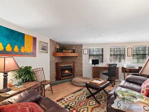16 Limestone Drive, Franklin, NC 28734