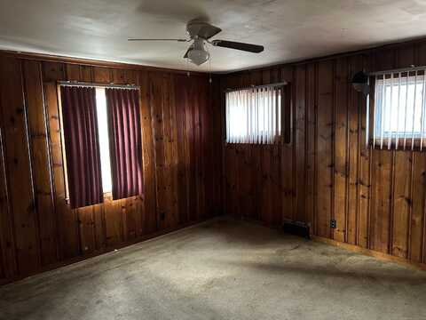 83 Pearl Harbor Circle, Bridgeport, CT 06610