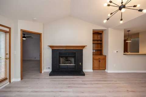 8142 Dellwood Drive, Urbandale, IA 50322