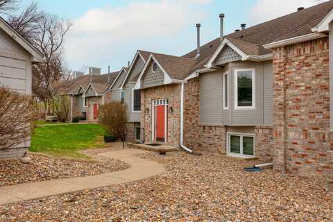 8142 Dellwood Drive, Urbandale, IA 50322