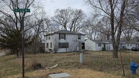 312 Skyview Road, Waterloo, IA 50707