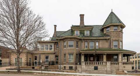 199 Loras, Dubuque, IA 52001