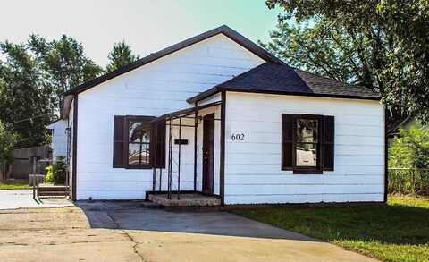 602 N Montgomery Ave, Watonga, OK 73772