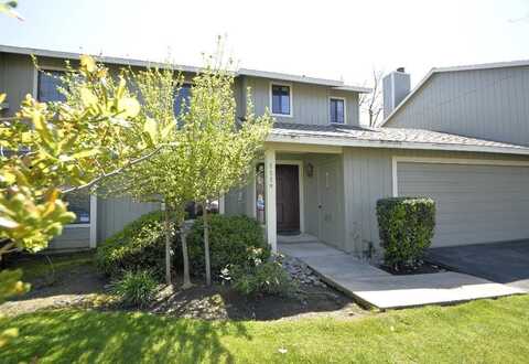 4860 Woodrow Avenue N, Fresno, CA 93726