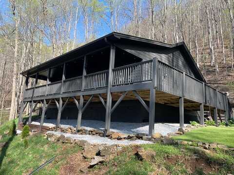 1079 Crestview Dr, Otto, NC 28763