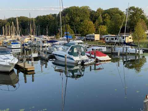 40 Bailey Avenue, South Haven, MI 49090