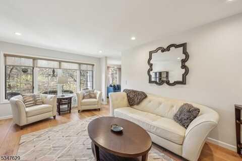 104 Terrace Dr, Chatham, NJ 07928