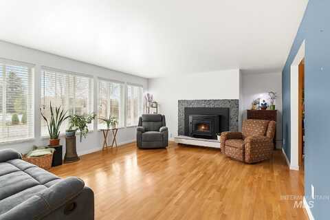 3655 Country Club Ct, Lewiston, ID 83501