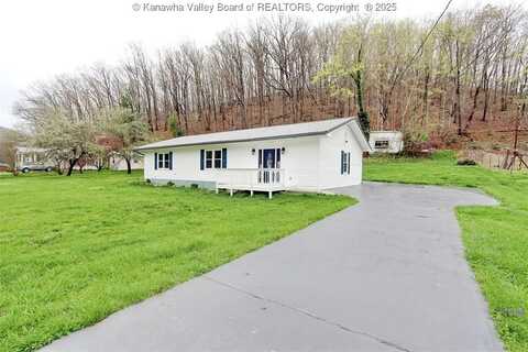 4486 Midway Road, Yawkey, WV 25573