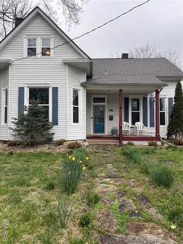 911 Grand Avenue, Edwardsville, IL 62025