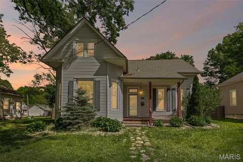 911 Grand Avenue, Edwardsville, IL 62025