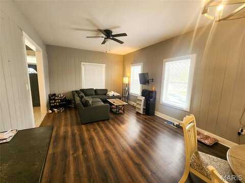 609 S Poplar Street, Carbondale, IL 62901