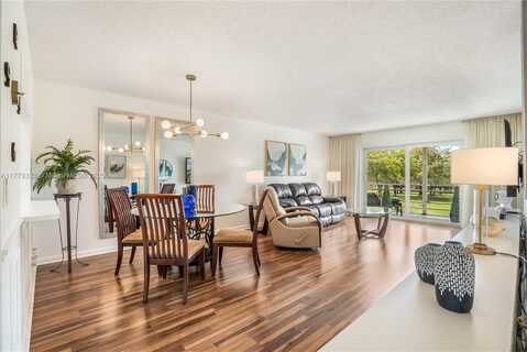 9841 Sunrise Lakes Blvd, Sunrise, FL 33322