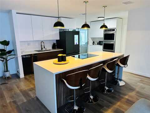 10300 NW 80th Ct, Tamarac, FL 33321