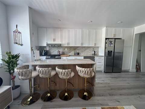 525 Meridian Ave, Miami Beach, FL 33139