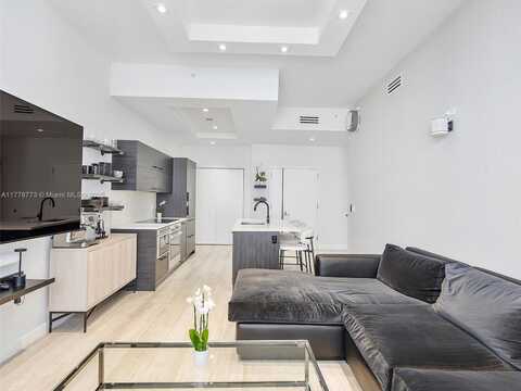 55 SW 9th St, Miami, FL 33130