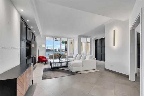 848 Brickell Key Dr, Miami, FL 33131