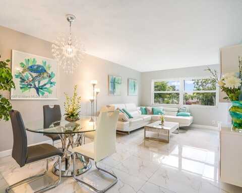 5121 W Oakland Park Blvd, Lauderdale Lakes, FL 33313