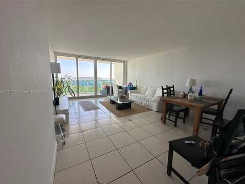 100 Bayview Dr, Sunny Isles Beach, FL 33160