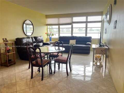 18555 NE 14th Ave, Miami, FL 33179