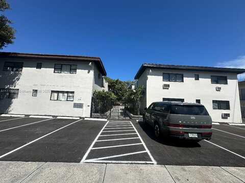 7521 NE 2nd Ct, Miami, FL 33138