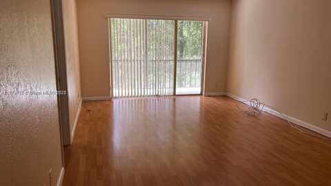 8060 Fairview Dr, Tamarac, FL 33321