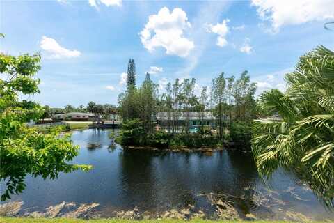 717 Gardens Dr, Pompano Beach, FL 33069