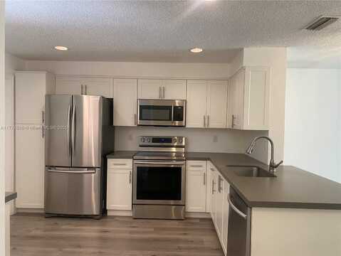 1569 Veracruz Ln, Weston, FL 33327