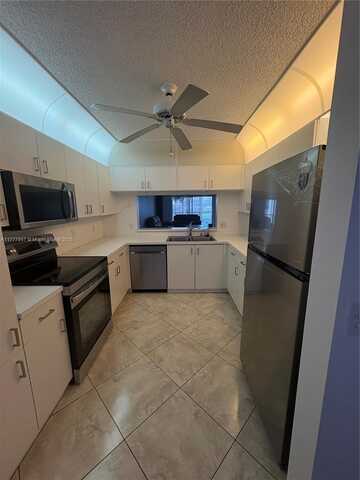 10133 NW 24th Pl, Sunrise, FL 33322
