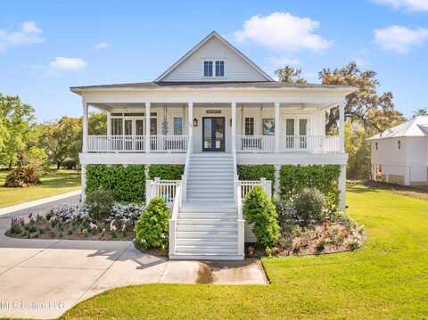 96 Boardman Avenue, Bay Saint Louis, MS 39520