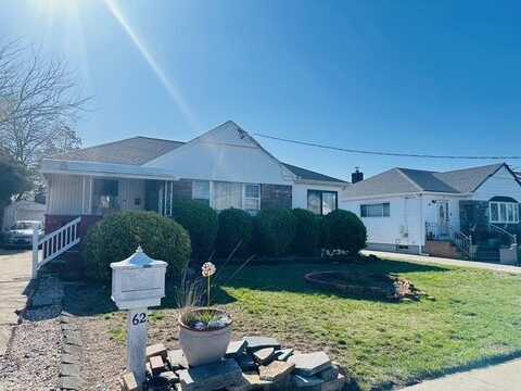 62 Countisbury Avenue, Valley Stream, NY 11580