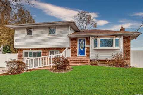 4 Kent Place, Plainview, NY 11803