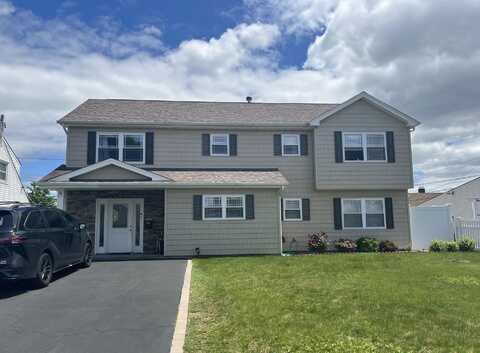 15 Fence Lane, Levittown, NY 11756
