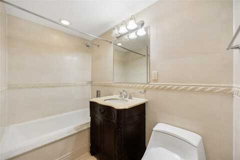 13338 sanford ave, Flushing, NY 11355