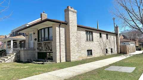 5301 N Oriole Avenue, Chicago, IL 60656