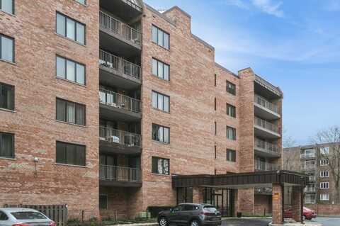 905 CENTER Street, Des Plaines, IL 60016