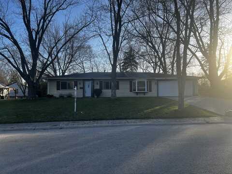 4 Circle Court, Montgomery, IL 60538