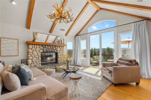 1202 Yukon Drive, Lake Arrowhead, CA 92352