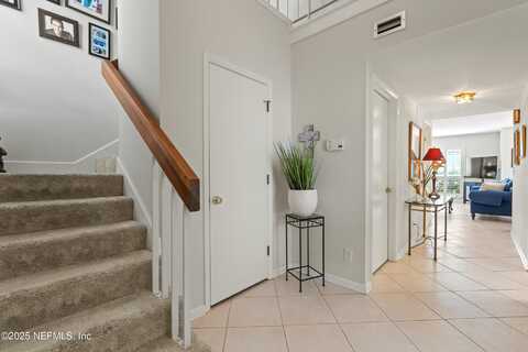 10112 LEISURE Lane S, Jacksonville, FL 32256