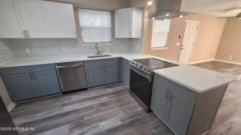2756 HIDDEN VILLAGE Drive, Jacksonville, FL 32216