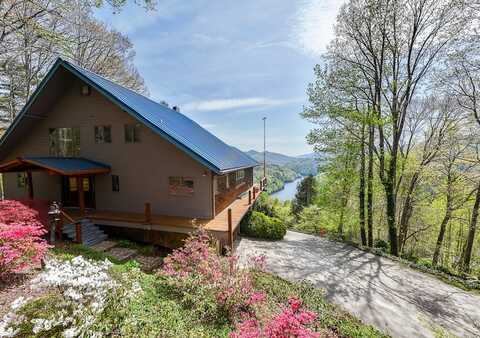 369 Deals Gap Road, Robbinsville, NC 28771