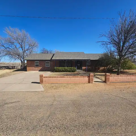 216 ARIZONA Street, Dalhart, TX 79022