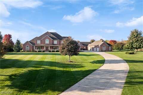 2142 State Street NW, Uniontown, OH 44685