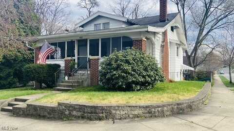 400 Celtic Street, Akron, OH 44314