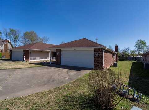 825 Linden ST, Rogers, AR 72756