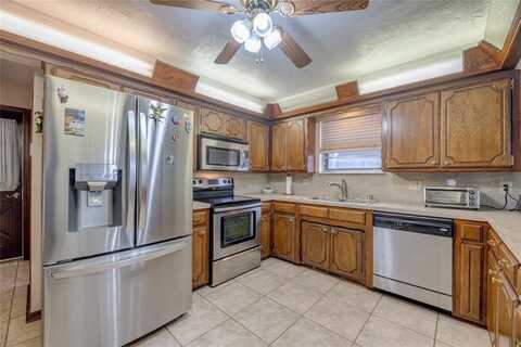 12108 Greenlawn Avenue, Oklahoma City, OK 73170