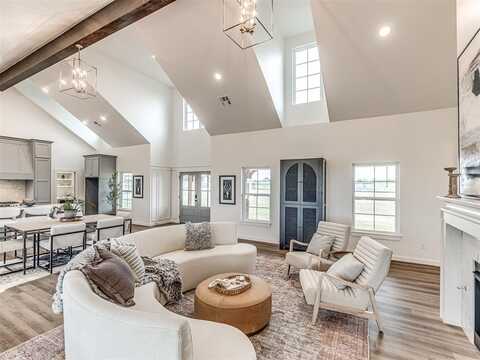 2438 S May Avenue, Guthrie, OK 73044