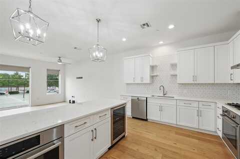 2222 Moser Avenue, Dallas, TX 75206